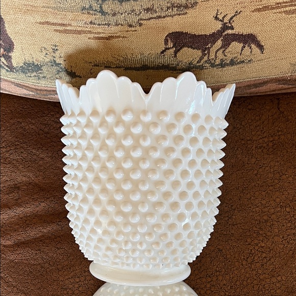 Elegant White Hobnail Milk Glass Cookie Jar. - Picture 3 of 10